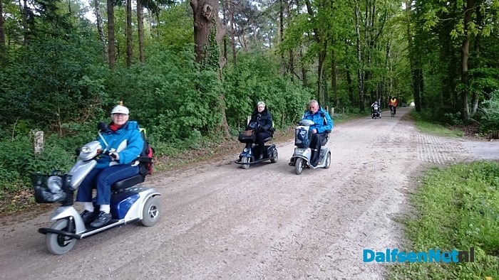Scootmobielers op pad - Foto: Robert Bril