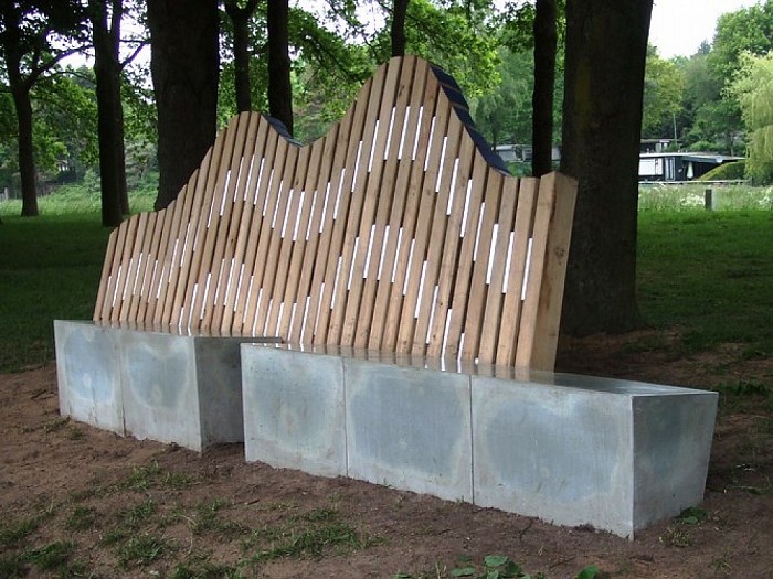 Antons bankje staat inmiddels in Vilsteren - Foto: Wim