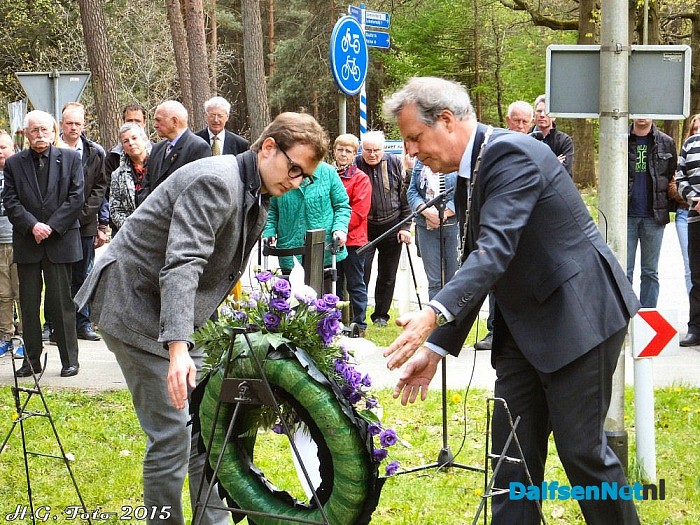 Herdenking 4 mei Schaapskooiweg. - Foto: H.G. Foto