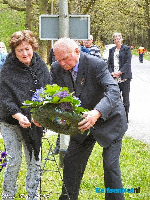 Herdenking 4 mei Schaapskooiweg. - Foto: H.G. Foto