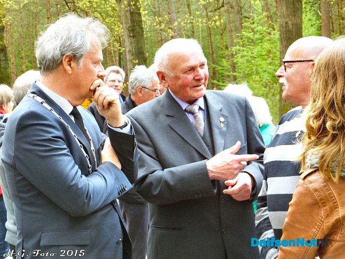 Herdenking 4 mei Schaapskooiweg. - Foto: H.G. Foto