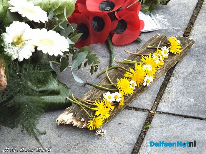 Herdenking in Oudleusen - Foto: H.G. Foto