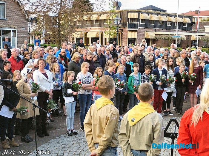 Grote belangstelling bij Herdenking Nieuwleusen. - Foto: H.G. Foto