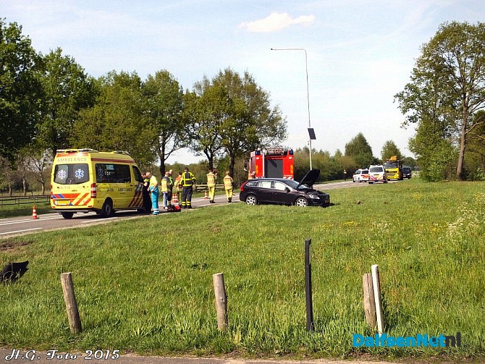 Zware schade bij oversteken N348 - Foto: H.G. Foto