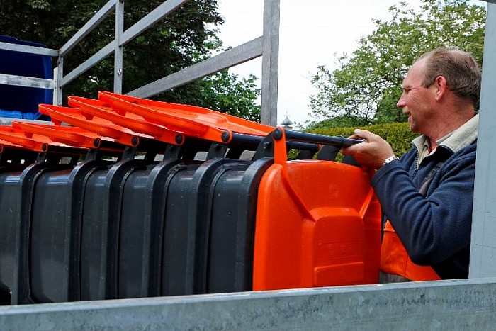 Containers voor plastic afval - Foto: Paul Scholten