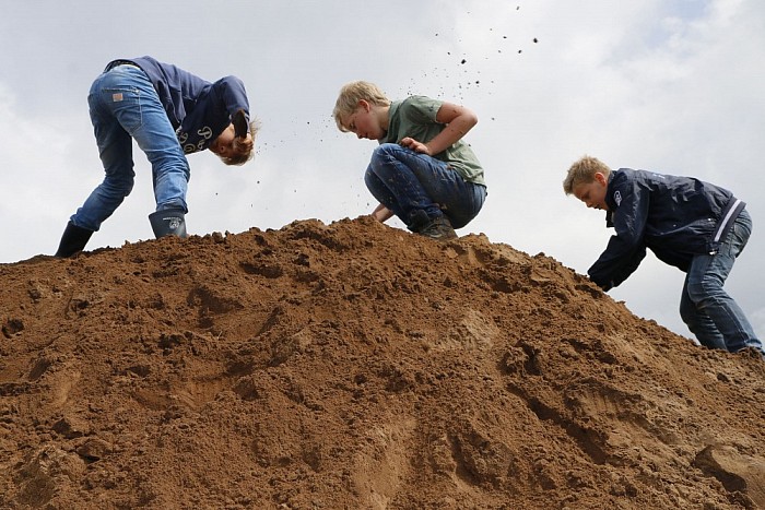 Ruim 250 leerlingen voor 1 dag archeoloog in Gerner - Foto: Paul Scholten