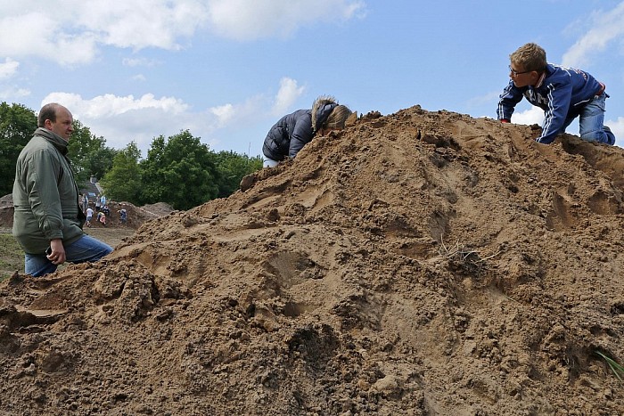 Ruim 250 leerlingen voor 1 dag archeoloog in Gerner - Foto: Paul Scholten