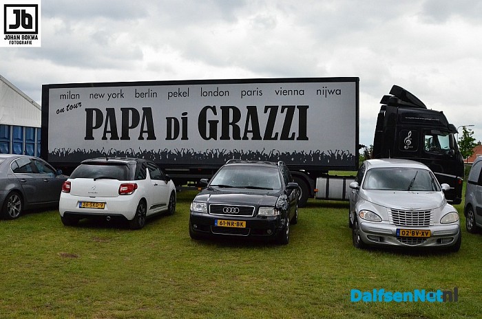 Papa di Grazzi met een gelikte show op Mid Feest Nieuwleusen - Foto: Johan Bokma