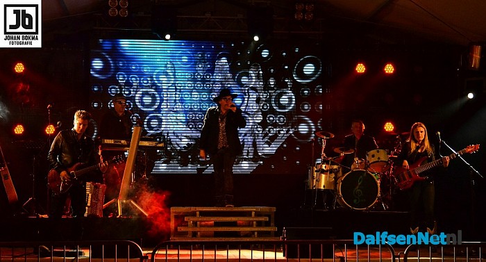 Papa di Grazzi met een gelikte show op Mid Feest Nieuwleusen - Foto: Johan Bokma
