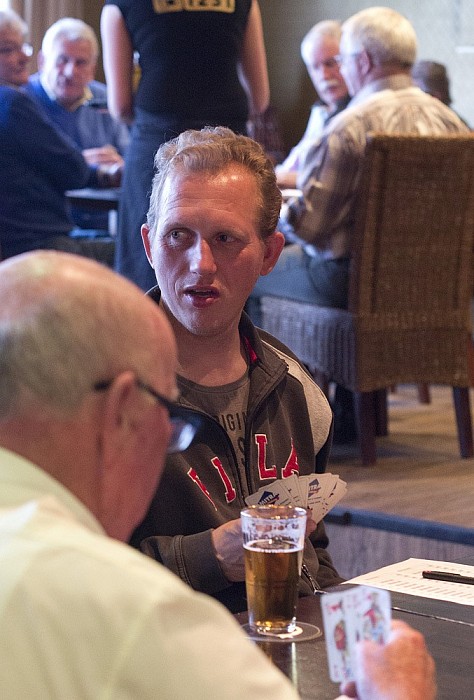Kaarten aan de Vechtkade… (of toch maar niet) - Foto: Geert Bistervels