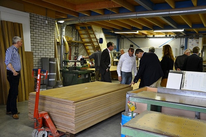 College bezoekt Rosengaerde en Interieurbouw meubelmakerij van der Vegt - Foto: Eigen geleverde foto