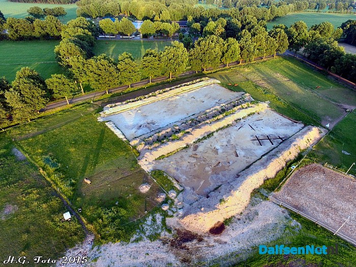 Gaat U ook mee Graven ? - Foto: H.G. Foto