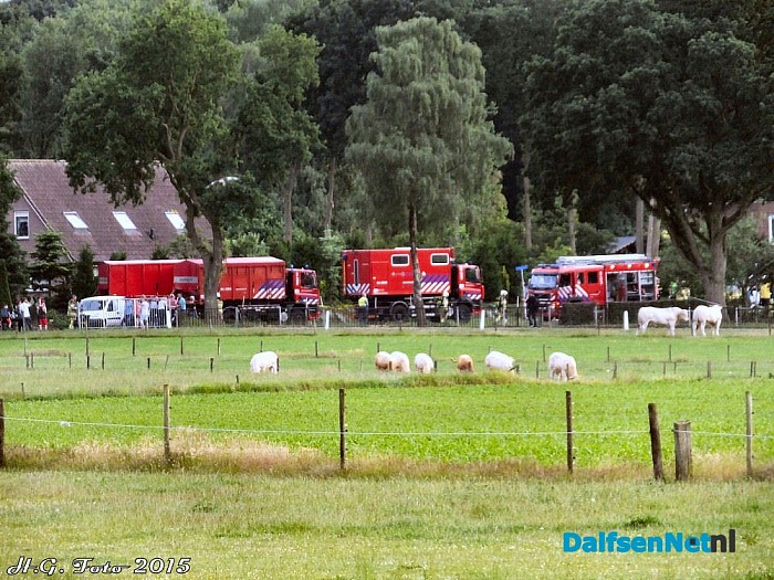 Zeer grote brand veevoederbedrijf Booijink. - Foto: H.G. Foto