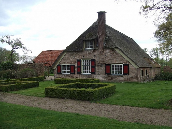 Den Aalshorst (6) met de prachtige boerderijen - Foto: Wim