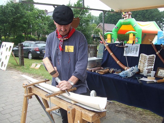 Nu braderie en rommelmarkt in Hoonhorst - Foto: Wim