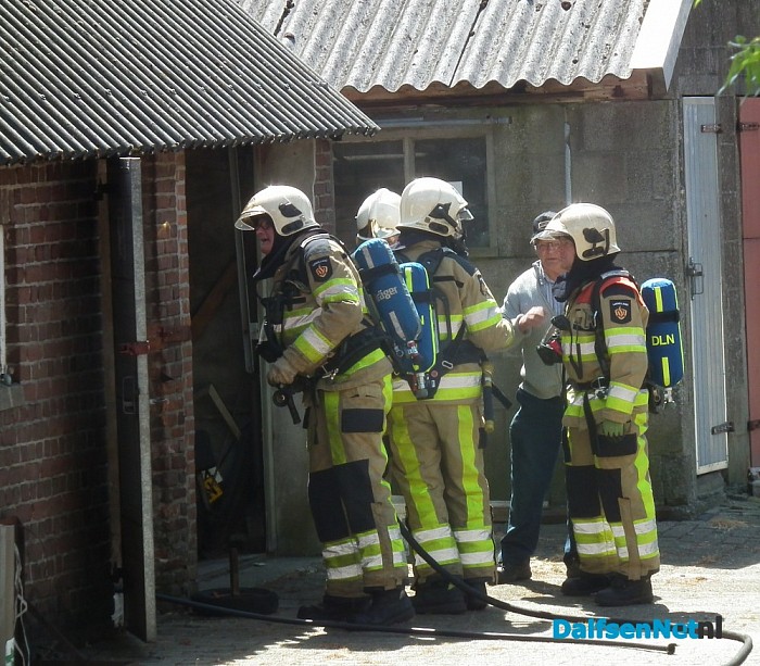 Gasfles in de brand aan de Welsummerweg - Foto: Robert Bril