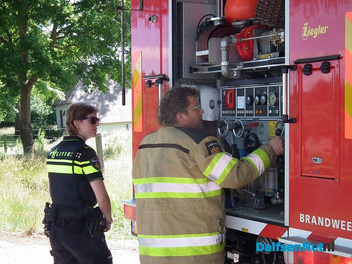 Gasfles in de brand aan de Welsummerweg - Foto: Robert Bril