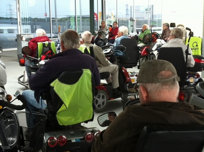 Scootmobiels gingen weer gezamenlijk op pad - Foto: Eigen geleverde foto
