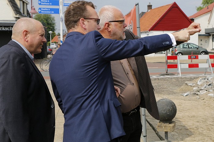 2 mijlpalen in Lemelerveld gevierd - Foto: Paul Scholten
