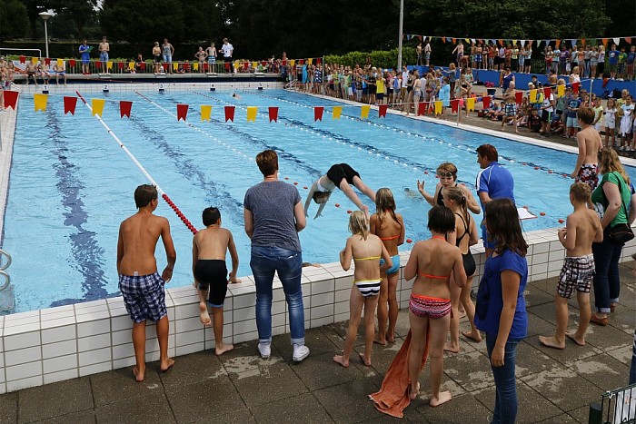 Schoolzwemwedstrijden in Nieuwleusen - Foto: Paul Scholten