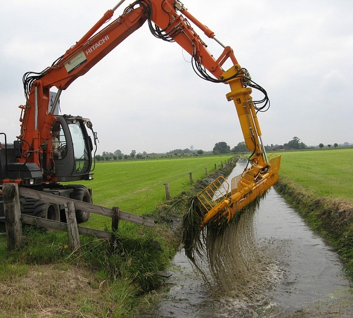 Waterschap maait sloten en oevers weer - Foto: Eigen geleverde foto