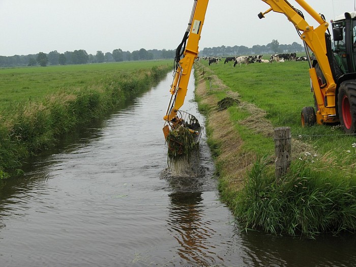 Waterschap maait sloten en oevers weer - Foto: Eigen geleverde foto