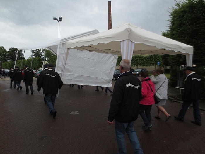 De Stuwzangers trotseren het slechte weer - Foto: Eigen geleverde foto