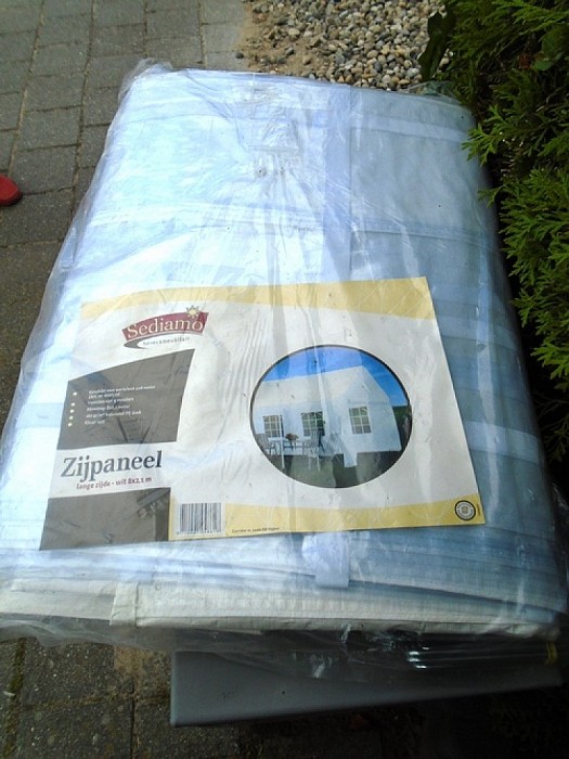 Wie heeft er een partytent verloren? Eigenaar Blij! - Foto: Lenze L