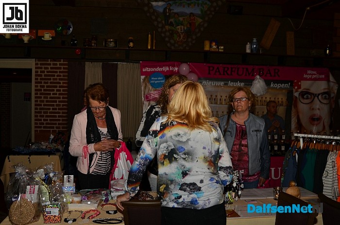 Donatie aan Pink Ribbon door Ladies Only Hoonhorst - Foto: Johan Bokma
