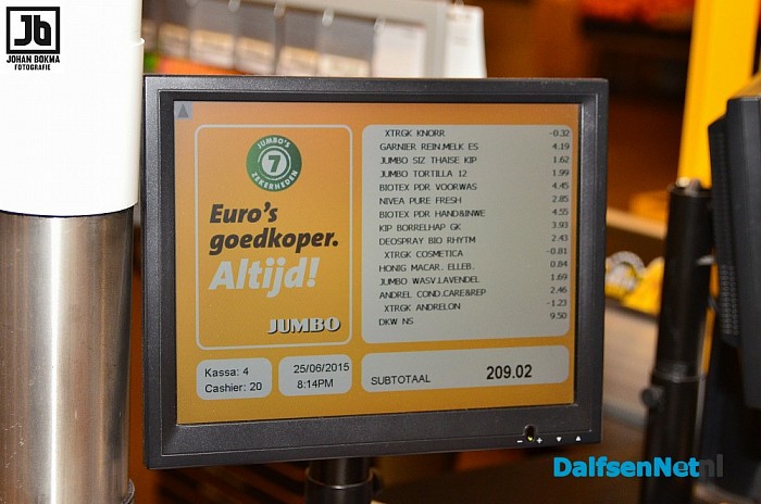 Veiling Oranjevereniging: opbrengst en 1 minuut gratis winkelen - Foto: Johan Bokma