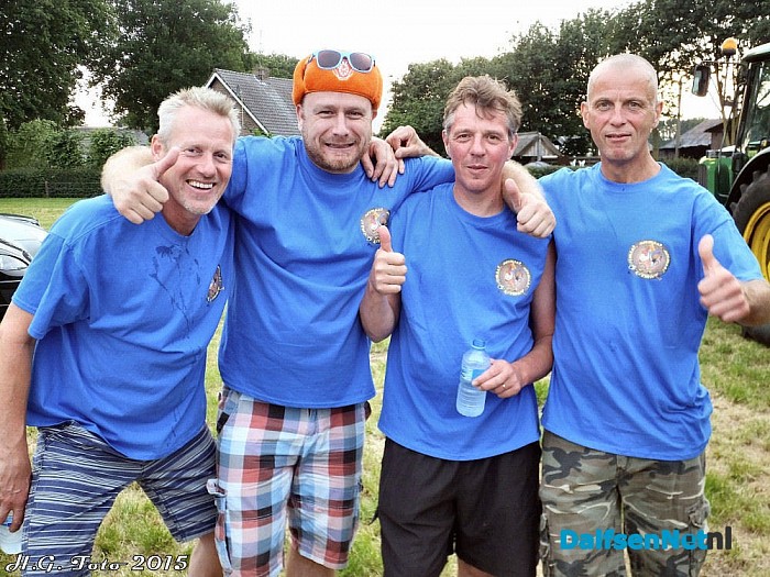 Gezelligheid op de “Normaal camping” aan de Hofmanssteeg. - Foto: H.G. Foto