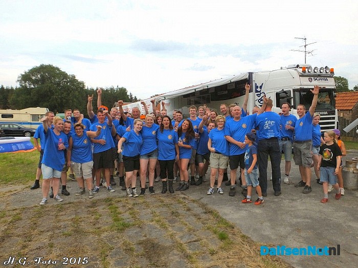 Gezelligheid op de “Normaal camping” aan de Hofmanssteeg. - Foto: H.G. Foto