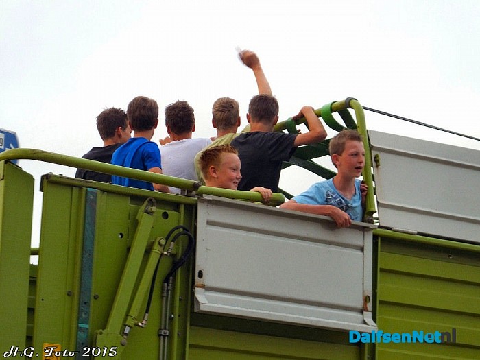 Intocht ‘Normaal”fans weer een groot spektakel. - Foto: H.G. Foto
