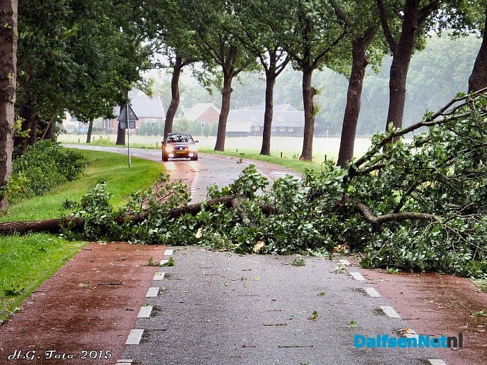 Welsummerweg ook tijdelijk geblokkeerd - Foto: H.G. Foto