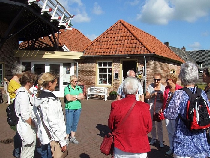 Dorpswandeling “oud Dalfsen” groot succes - Foto: Wim