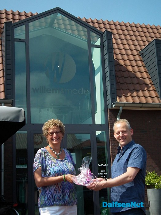 Carmen en Gerdien winnaars DalfsenNet prijsvraag - Foto: Robert Bril