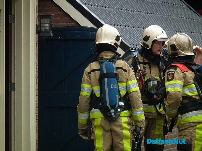 Brand in het dak bij boerderij in Nieuwleusen - Foto: Robert Bril