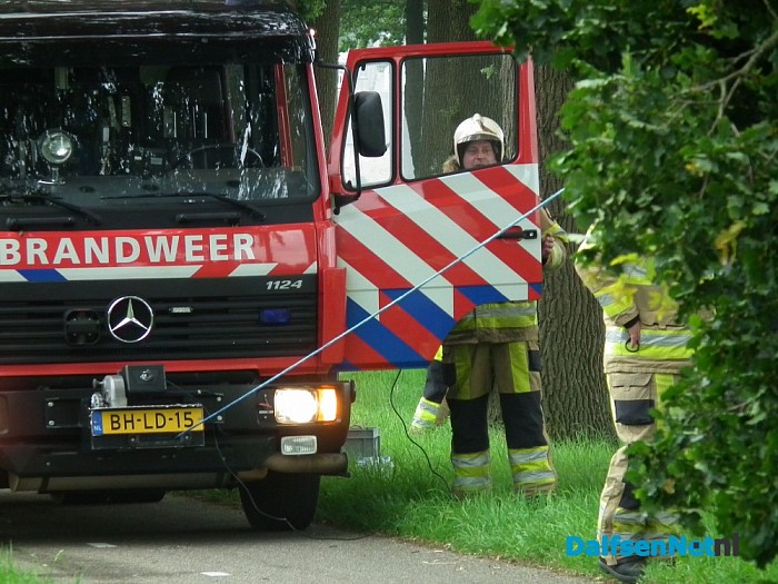 Stormschade zorgt voor gevaarlijke situatie Rechterensedijk - Foto: Robert Bril