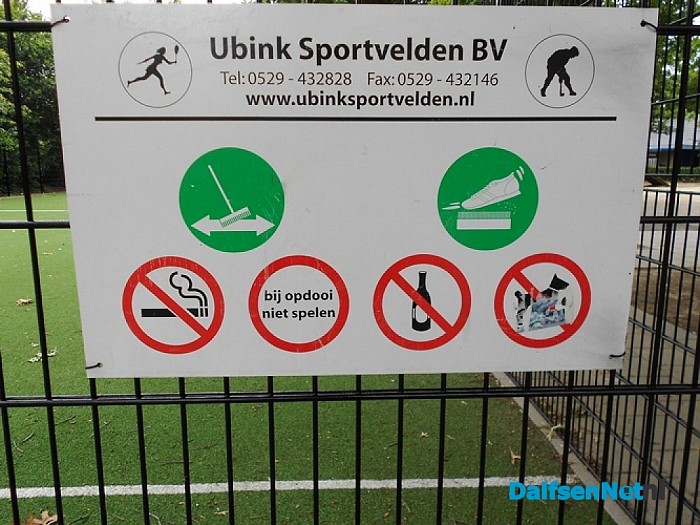 Gemeente verwijdert hekken bij speelveld De Polhaar