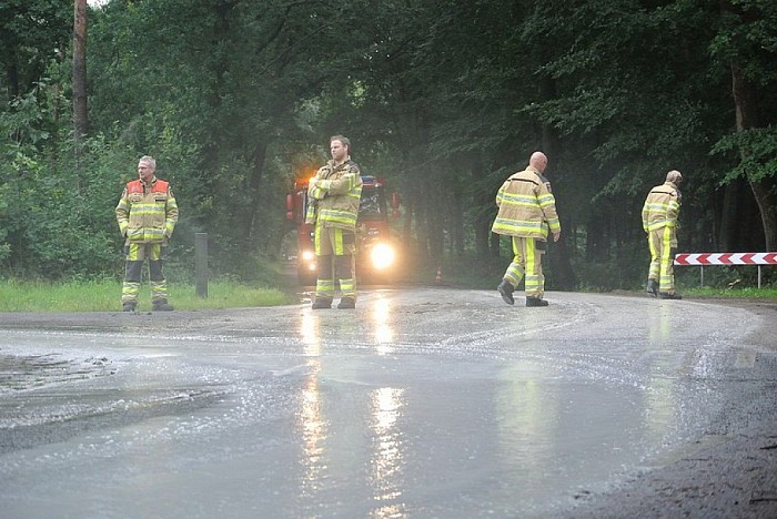 1500 liter olie op de weg - Foto: Niels Jansen