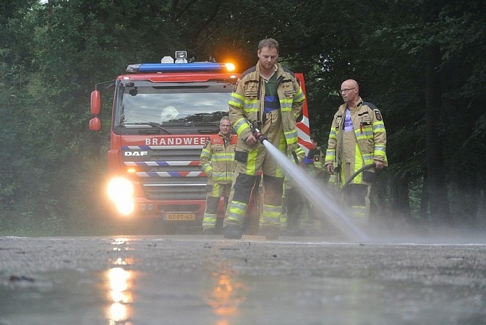 1500 liter olie op de weg - Foto: Niels Jansen