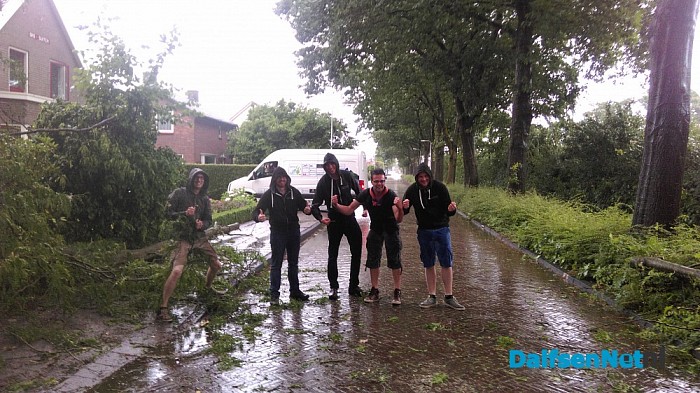 Scouting Lemelerveld helpt brandweer bij stormschade - Foto: Eigen geleverde foto