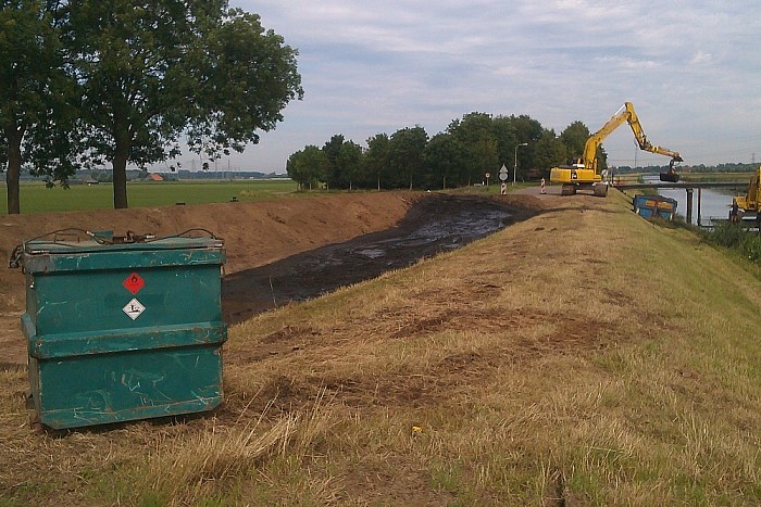 Mulder Eijkelkamp aan het baggeren - Foto: Eigen geleverde foto