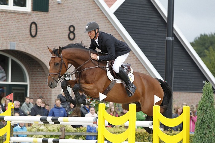 Jumping de Driehoek legt lat weer hoger - Foto: Eigen geleverde foto