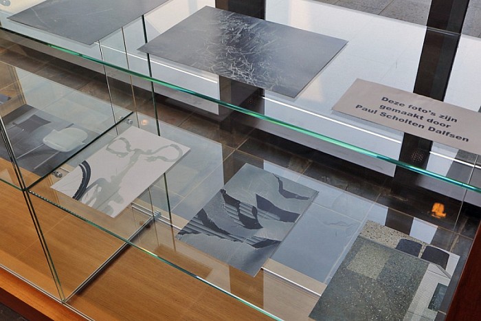 Expositie in de foyer van het gemeentehuis. - Foto: Paul Scholten