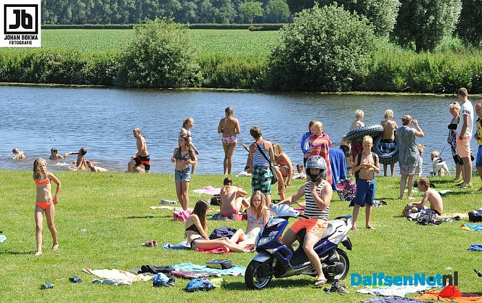 Op zoek naar verkoeling of afzien - Foto: Johan Bokma