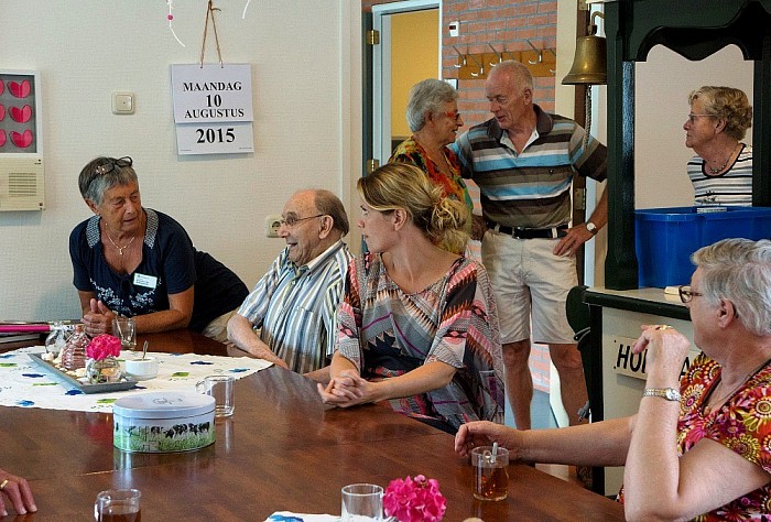 Koude, heerlijke traktatie door Vrienden van Rosengaerde - Foto: Geert Bistervels