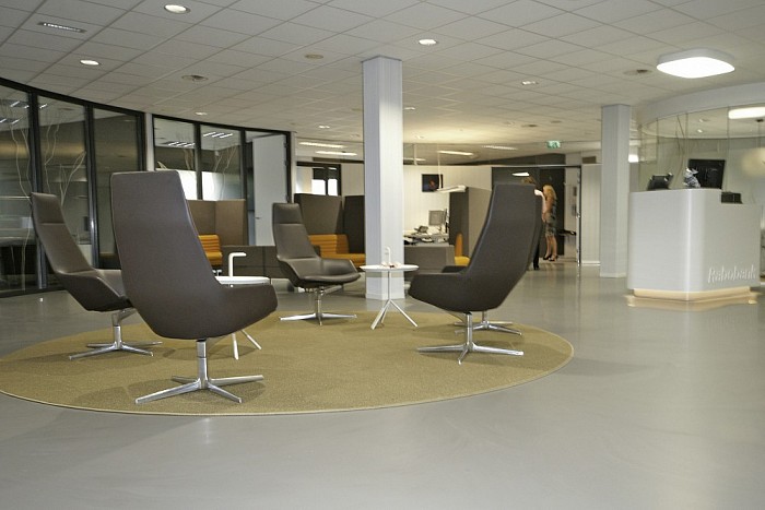 Vernieuwde Rabobank weer open - Foto: Paul Scholten
