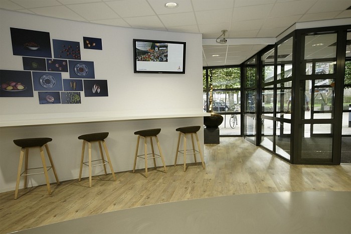 Vernieuwde Rabobank weer open - Foto: Paul Scholten