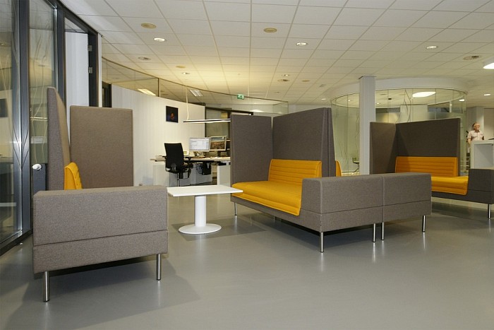 Vernieuwde Rabobank weer open - Foto: Paul Scholten